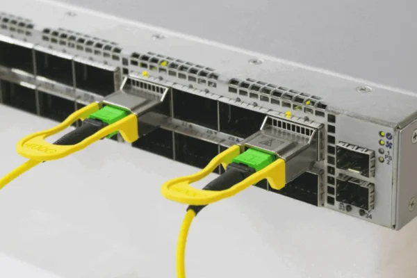 Optical Modules Achieving the Balance of High-Density Connectivity and Low Power Consumption